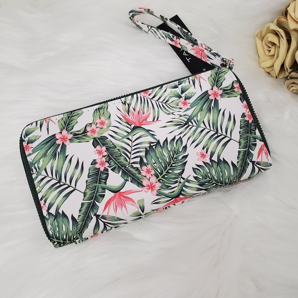 🌿 Tahari Floral Wristlet Wallet 💫 - Picture 3 of 8
